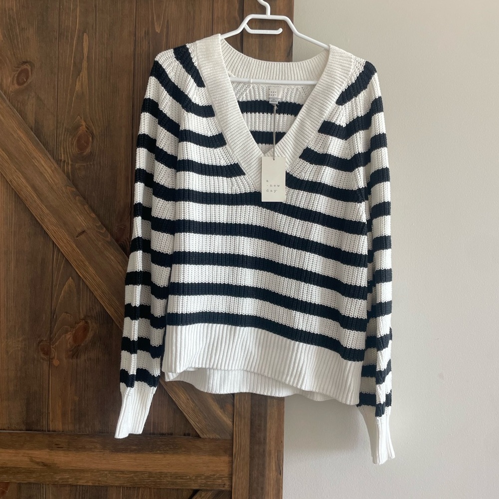 A New Day Black & White Striped Knit V-Neck Sweater